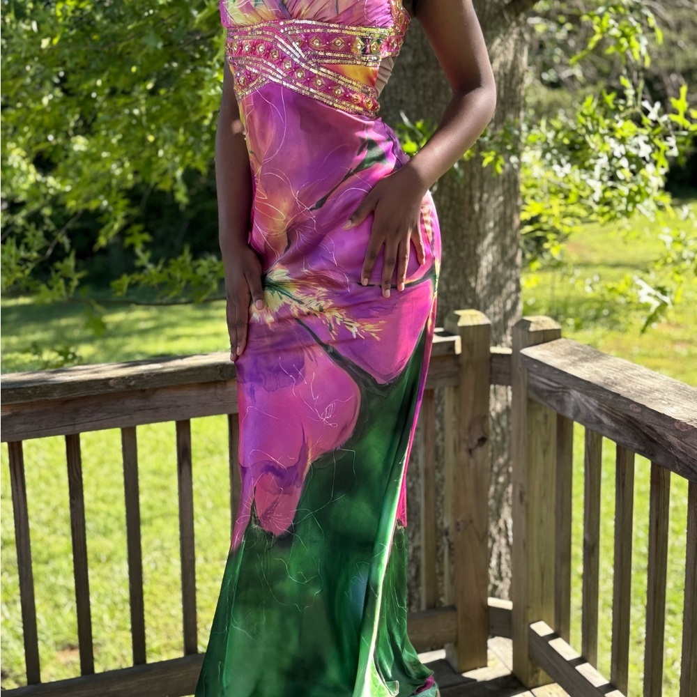 David's Bridal Purple and Pink Sleeveless Sweetheart Gown - Picture 2 of 11